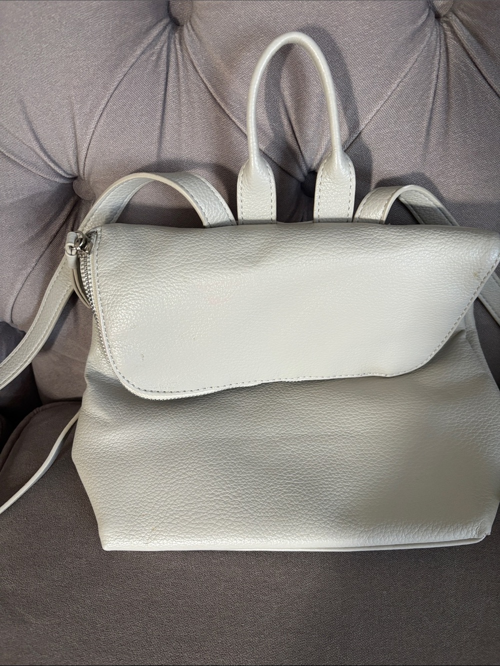 Simons White Minimal Flap Drawstring Backpack - Picture 2 of 7